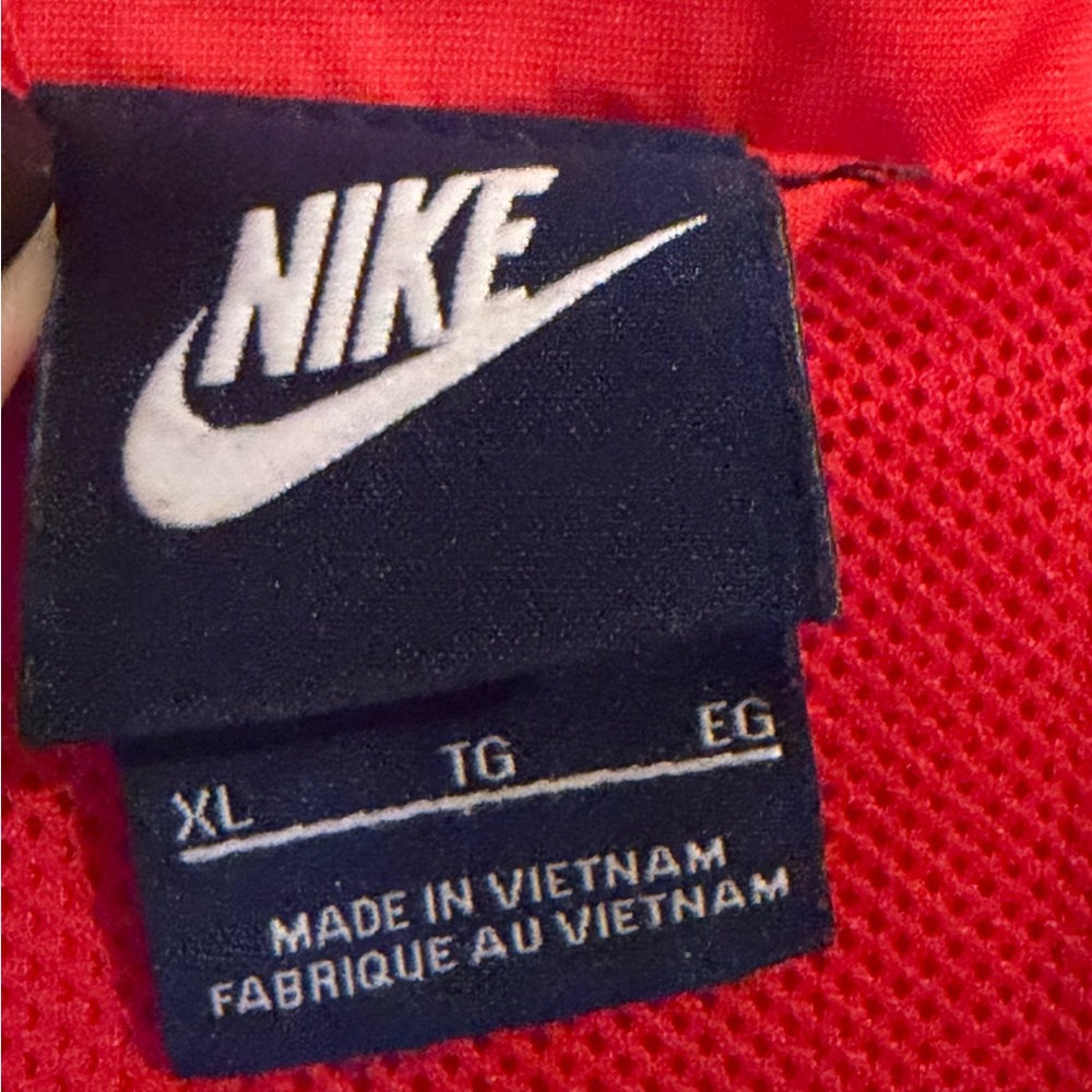 Nike Men's Red and Black Windbreaker - Picture 2 of 7